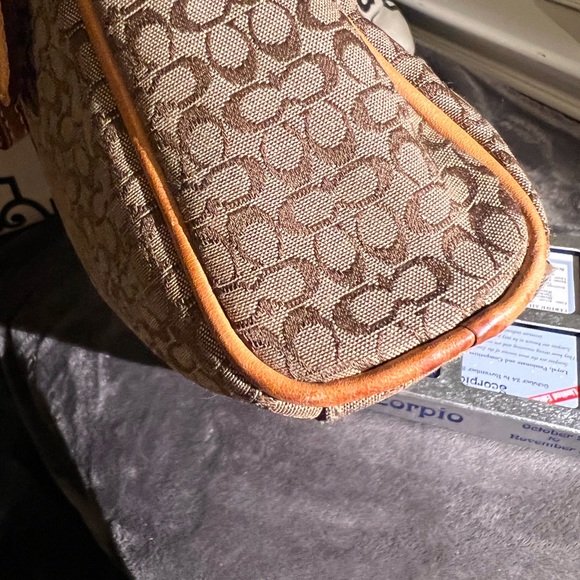 Coach Vintage Bundle - Large Cosmetic Bag organiser and matching wristlet. - Picture 14 of 16